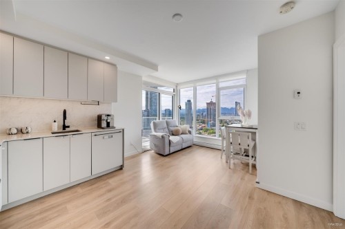 2211-13685 102 Avenue, Surrey, BC 