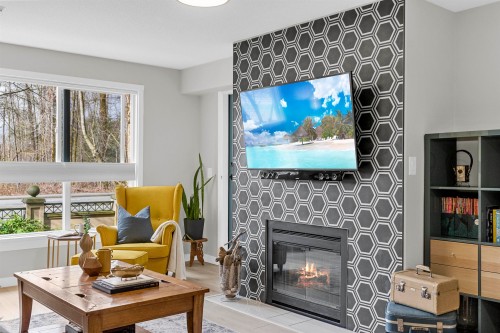 210-13860 70 Avenue  Surrey, BC V3W 0S1