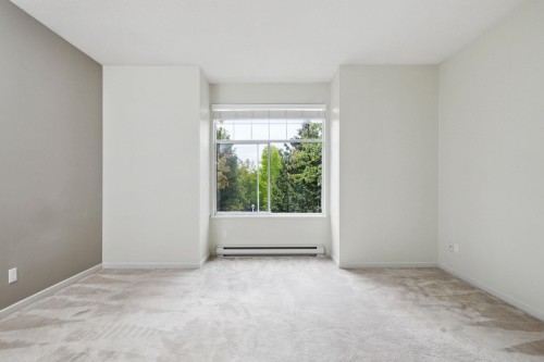 305-5677 208 Street, Langley, BC 