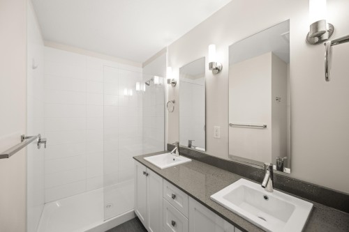 210-2242 Whatcom Road, Abbotsford, BC 