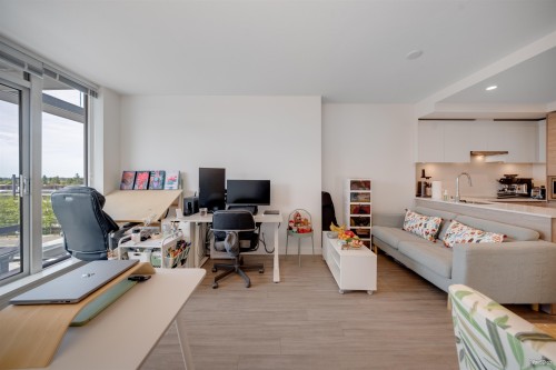 711-13615 Fraser Highway, Surrey, BC 