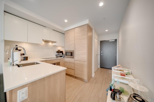 711-13615 Fraser Highway, Surrey, BC 