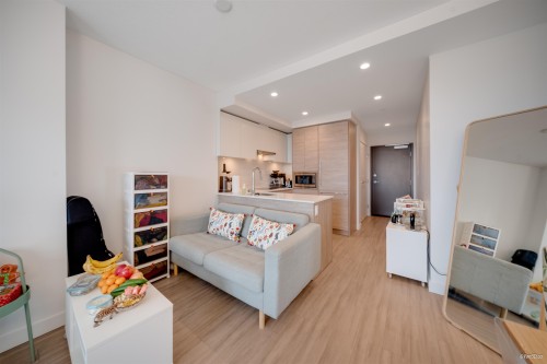 711-13615 Fraser Highway, Surrey, BC 