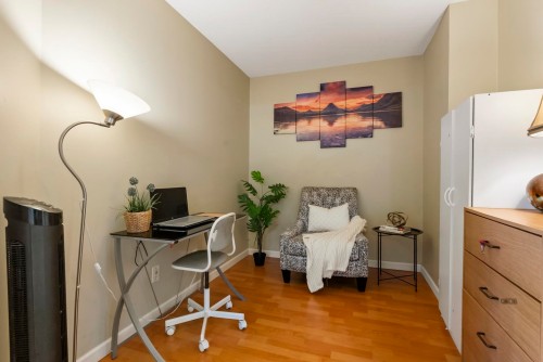 304-10523 University Drive, Surrey, BC 