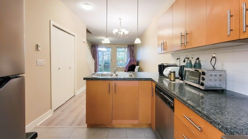 47-15353 100 Avenue, Surrey, BC 