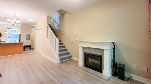 47-15353 100 Avenue, Surrey, BC 