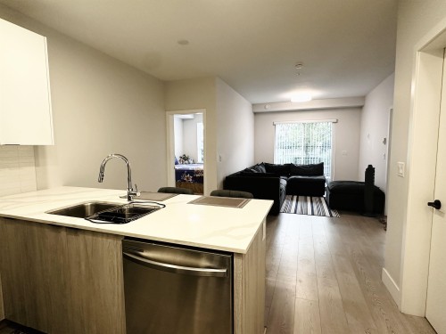 118-5486 199A Street, Langley, BC 