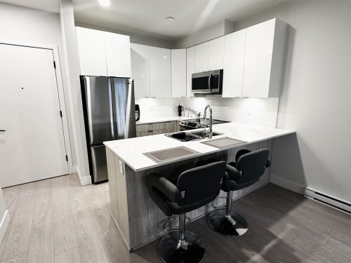 118-5486 199A Street, Langley, BC 