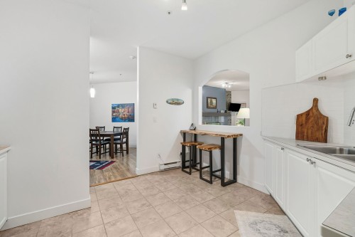 207-10320 156 Street, Surrey, BC 