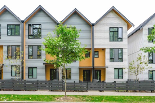 72-16685 25 Street  Surrey, BC V3Z 0Z4