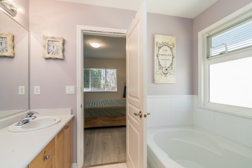 5040 223B Street, Langley, BC 