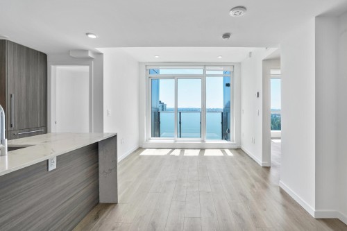 2602-10333 133 Street, Surrey, BC 