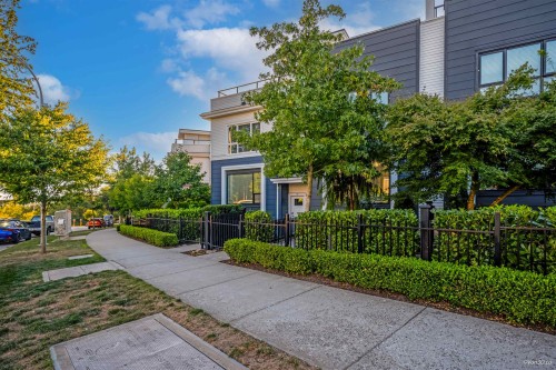 216-2277 Oak Meadows Drive, Surrey, BC 