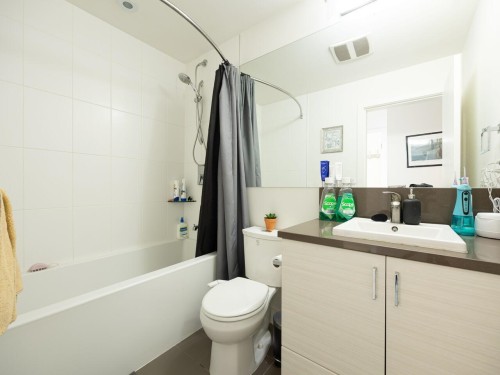 205-13919 Fraser Highway, Surrey, BC 