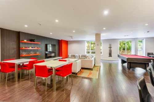 205-13919 Fraser Highway, Surrey, BC 