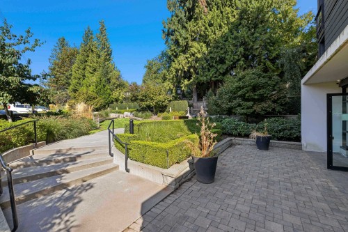 205-13919 Fraser Highway, Surrey, BC 