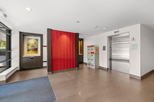 205-13919 Fraser Highway, Surrey, BC 