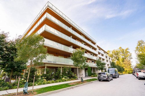 B311-8447 202 Street, Langley, BC 