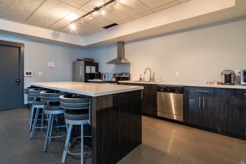 406-2242 Whatcom Road, Abbotsford, BC 