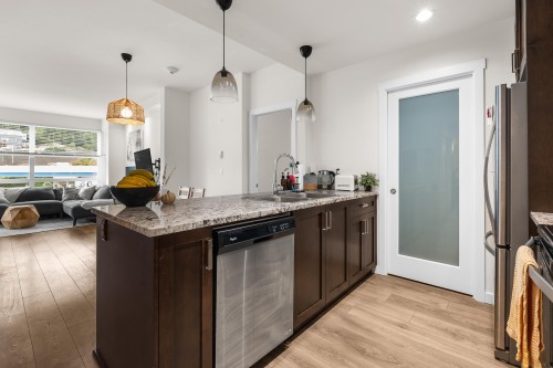 406-2242 Whatcom Road, Abbotsford, BC 