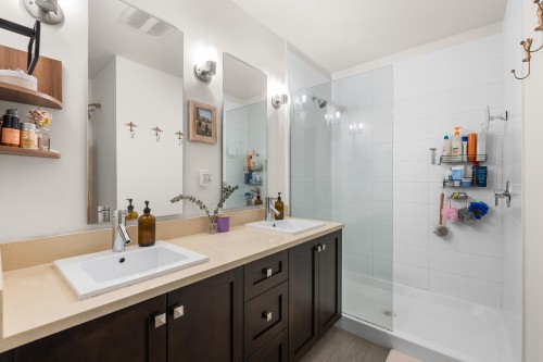 406-2242 Whatcom Road, Abbotsford, BC 