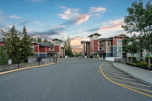 406-2242 Whatcom Road, Abbotsford, BC 