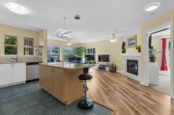 202-20237 54 Avenue  Langley, BC V3A 3W2