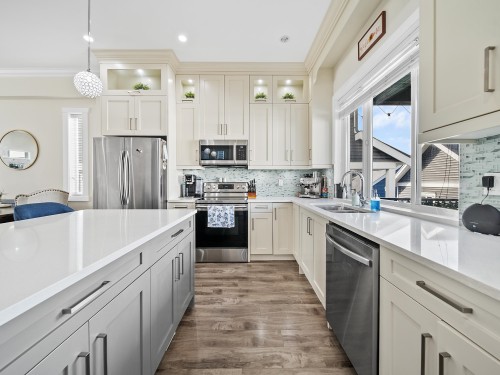 36051 Emily Carr Green, Abbotsford, BC 