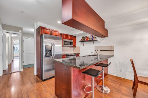 202-19939 55A Avenue, Langley, BC 