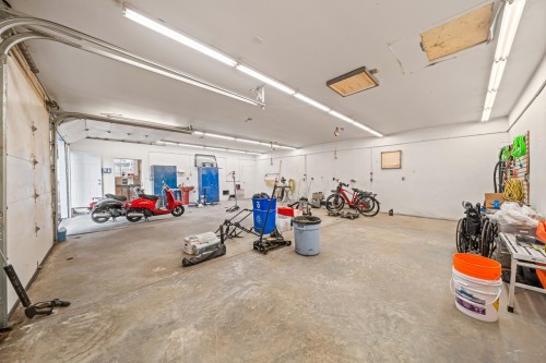 6588 148A Street, Surrey, BC 