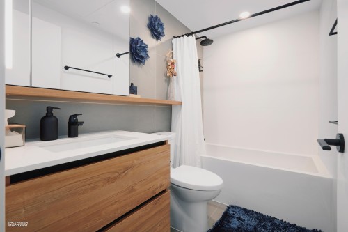 710-10448 University Drive, Surrey, BC 