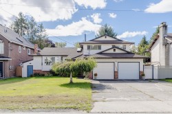 13474 67 Avenue  Surrey, BC V3W 6L9
