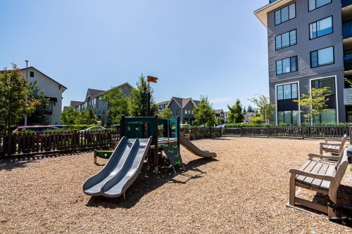 407-15815 85 Avenue, Surrey, BC 