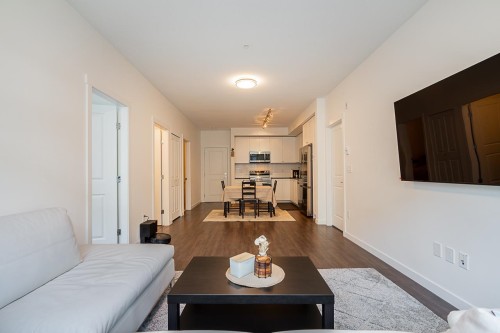 407-15815 85 Avenue, Surrey, BC 