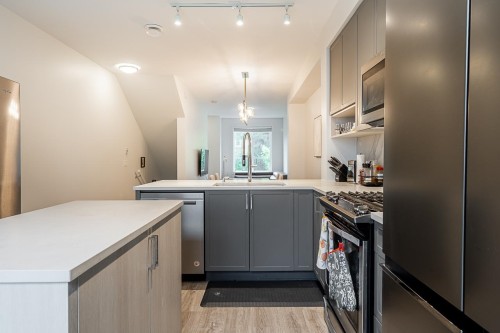 2-9718 161A Street, Surrey, BC 