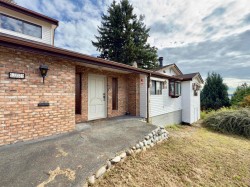 1352 Oxford Street  White Rock, BC V4B 3R2