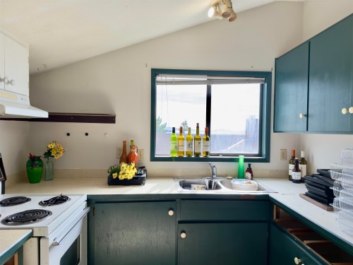 1352 Oxford Street, White Rock, BC 