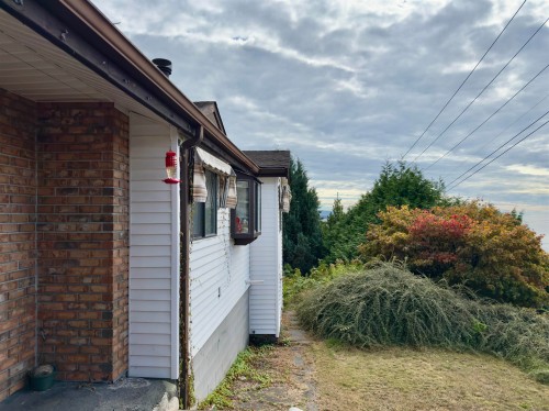 1352 Oxford Street, White Rock, BC 