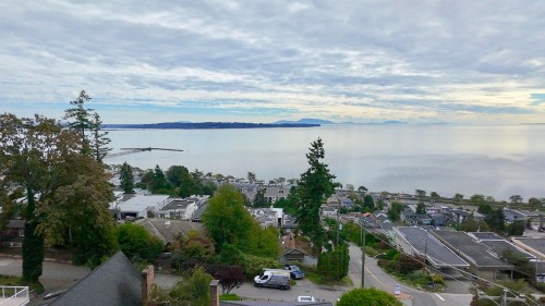 1352 Oxford Street, White Rock, BC 