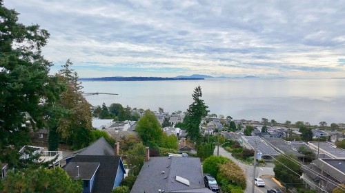 1352 Oxford Street, White Rock, BC 
