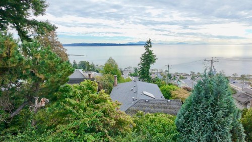 1352 Oxford Street, White Rock, BC 
