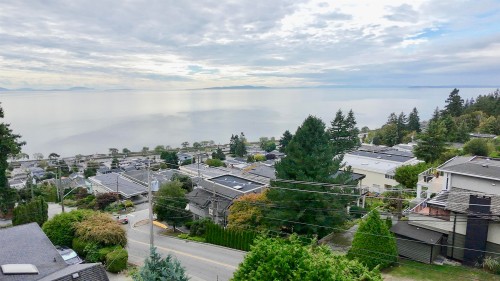 1352 Oxford Street, White Rock, BC 