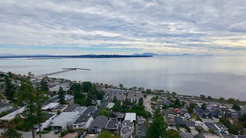 1352 Oxford Street, White Rock, BC 