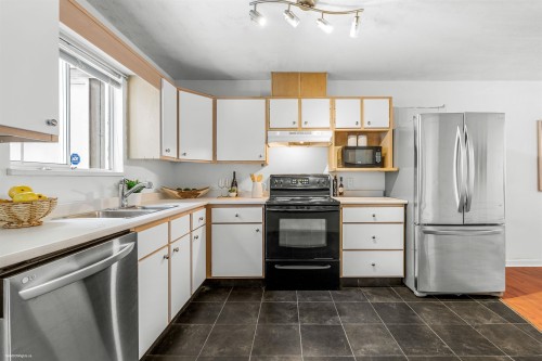 222-7837 120A Street, Surrey, BC 