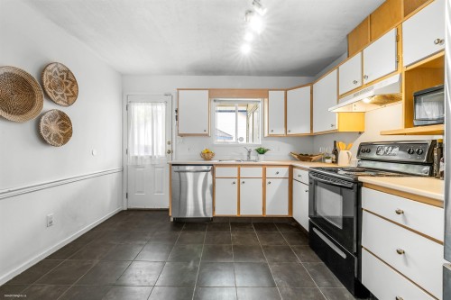 222-7837 120A Street, Surrey, BC 