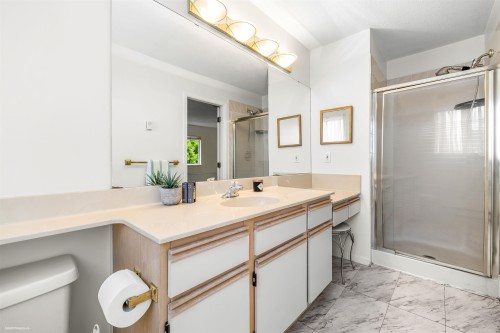 222-7837 120A Street, Surrey, BC 