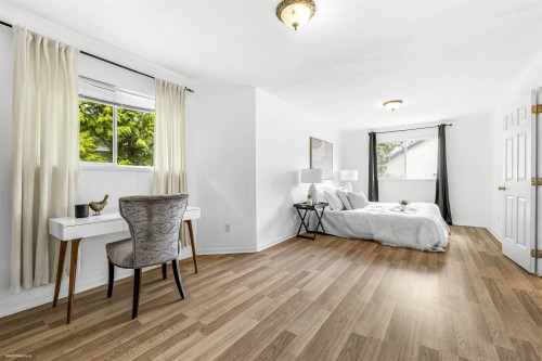 222-7837 120A Street, Surrey, BC 