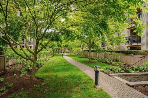 102-21009 56 Avenue, Langley, BC 