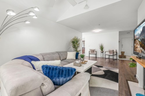 321-9688 148 Street, Surrey, BC 