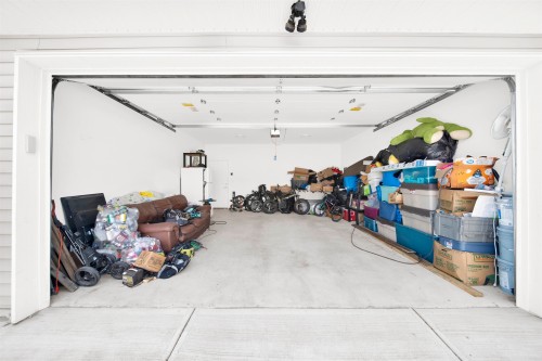 19415 70 Avenue, Surrey, BC 